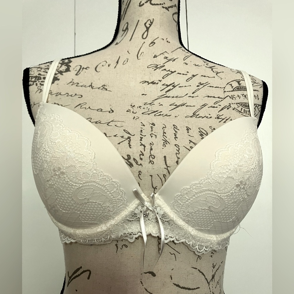 Lace Push Up Champagne Molded Cup Bra with Underwire Support Size 36 C NWOT